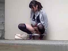 Japanese Girl Pee Porn - Japanese girls cannot hold pee in public - VJAV.com
