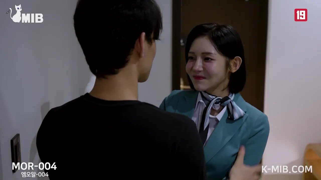 [mor-004] Amateur Korean Girlfriend Still In Uniform Gives A Sloppy Blowjob After Her Flight